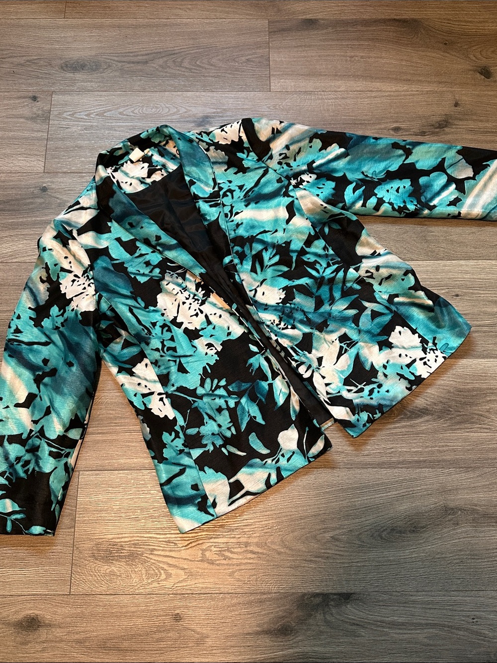 Jones New York Teal Floral Blazer with Black & White Accents